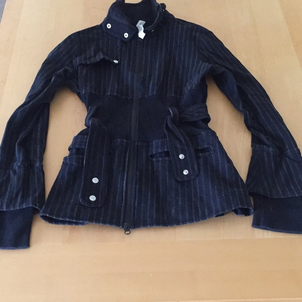 Lululemon sweater jacket, size 8